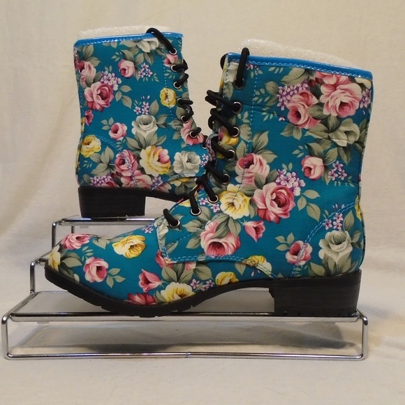 Kalli Shoes - Kalli Colorful Floral Bouquet Hiking Street Boots